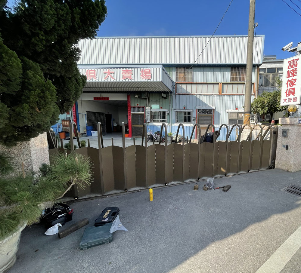 豐原伸縮大門